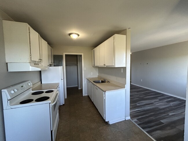 Photo - 15 Reading Crescent Unit 7