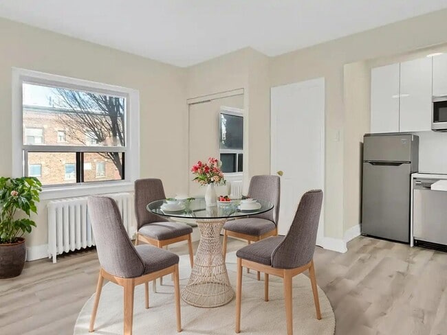 Building Photo - 166 Eastbourne Ave