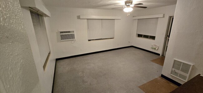 Photo - 1908 20th Ave W