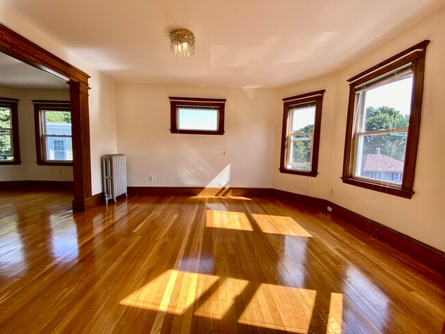 Building Photo - 103 Farquhar St Unit 3