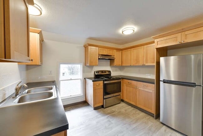 Photo - 624NW Unit Upper