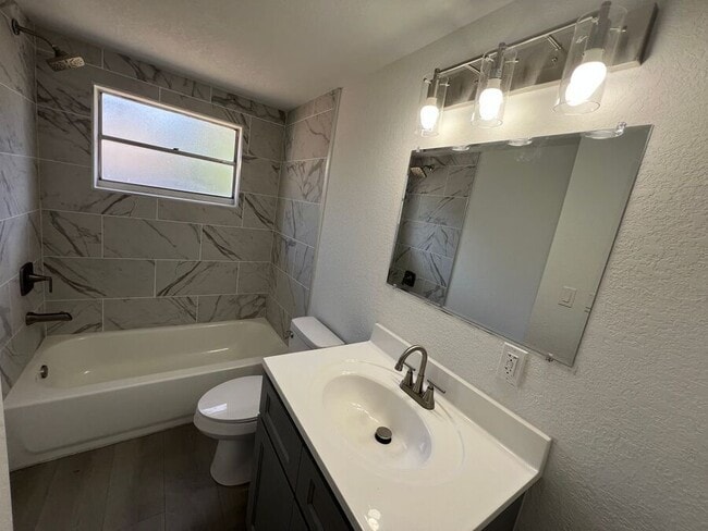 Photo - 9406 Goldenrod Rd Unit B