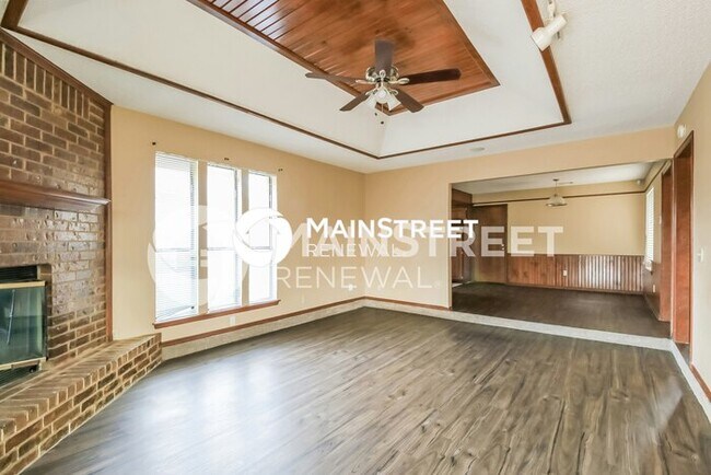 Photo - 3 Bedroom Pet-Friendly Home in Moore, OK w...