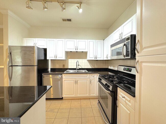 Photo - 12921 Centre Park Cir Unit 204