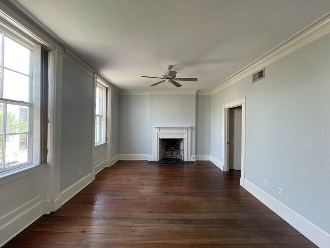 Photo - 227 W Broughton St Unit 227 W Broughton St 3