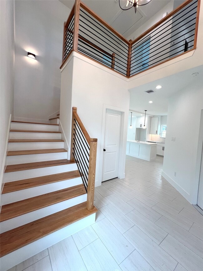 Photo - 7107 Foster St