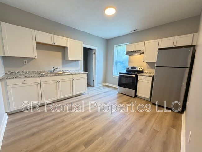 Building Photo - 243 S Main St Unit 3