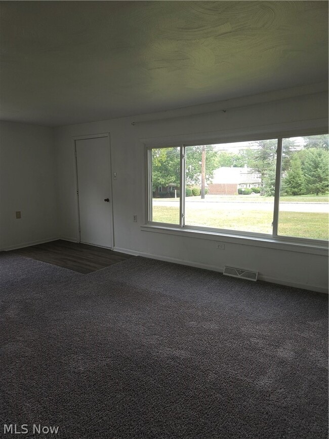 Photo - 4660 Darrow Rd