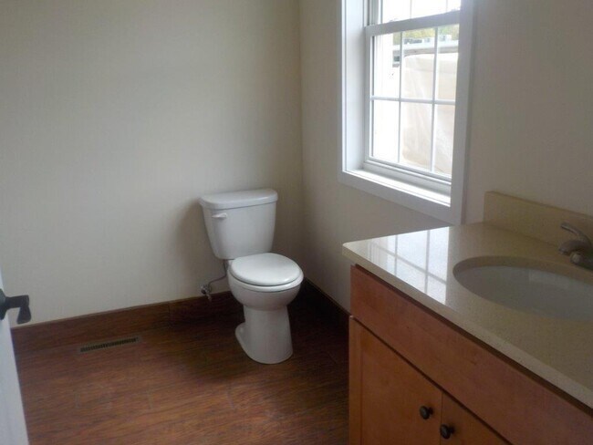 Photo - 3 Bedroom, 3 1/2 Bathroom Townhouse on Easterly Parkway