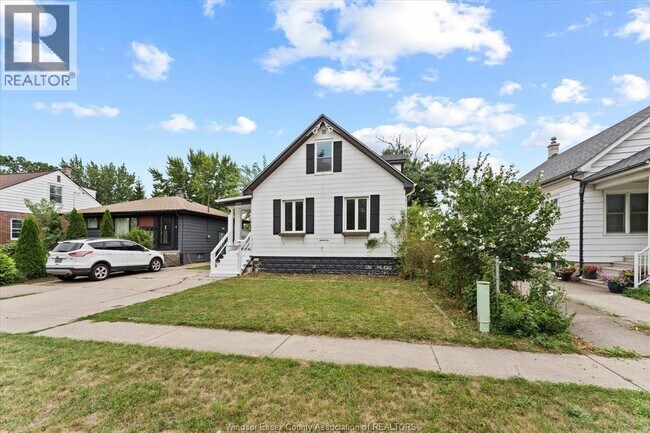 Photo - 1533 Alexis Rd