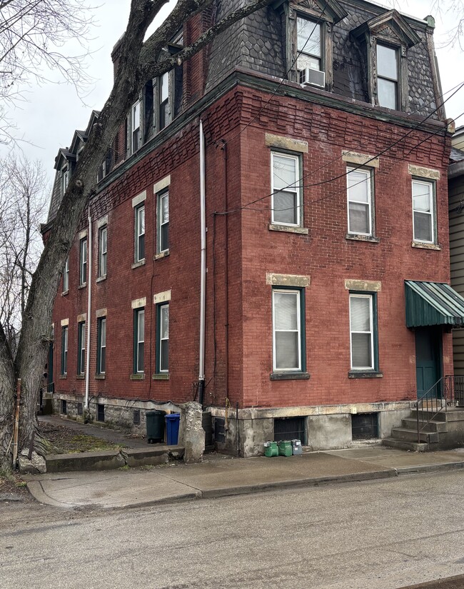 Building Photo - 1549 Lowrie St Unit #1