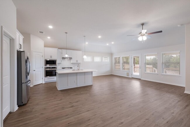 Photo - 1416 Quarry Rock