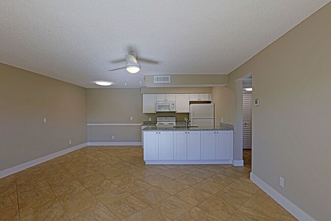 Photo - Mystic Gardens 5303-316 Unit Mystic Gardens 5303-316