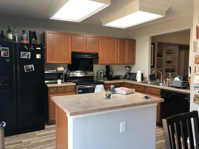 7425 Marble Ridge Dr Unidad Room 1