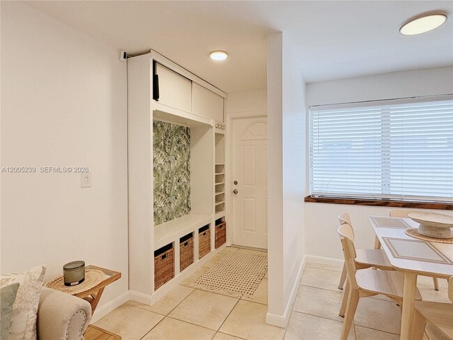 Photo - 944 Meridian Ave Unit 11