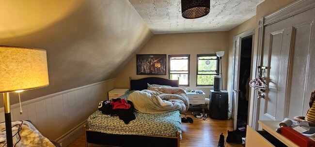 Photo - 1.5 Bed Spacious Top-Floor Allston apt!