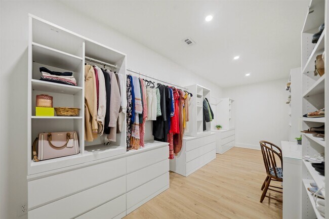 Photo - 8052 Perry Ln