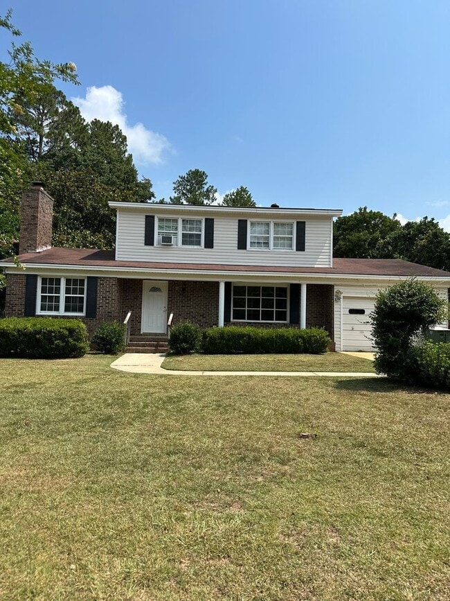 Building Photo - 2 bed/ 2.5 bathroom Home in Valdosta GA