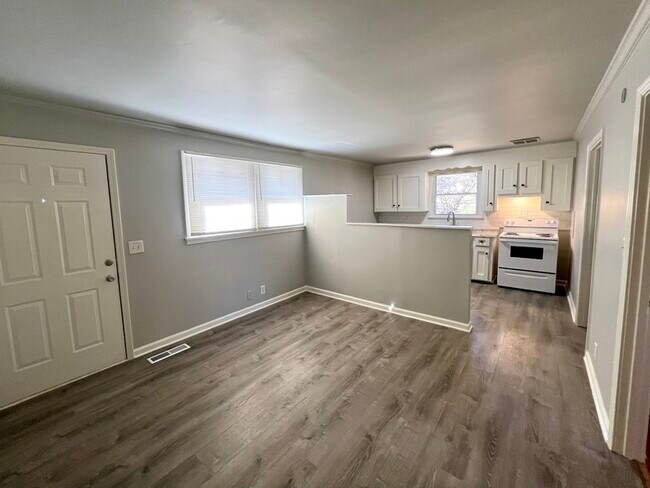 Photo - 1635 B Evelyn Ave.