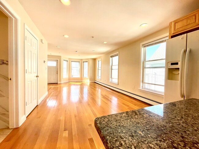 Building Photo - 7 Jordan Ter Unit #C