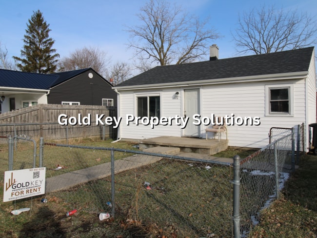 Building Photo - MUNCIE All-Electric 2 BR 1 BA House with Fenced Yard (NO SECTION 8)