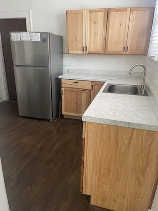 Building Photo - 2515-2517 Midland Ave Unit 2517 Midland Ave Rental