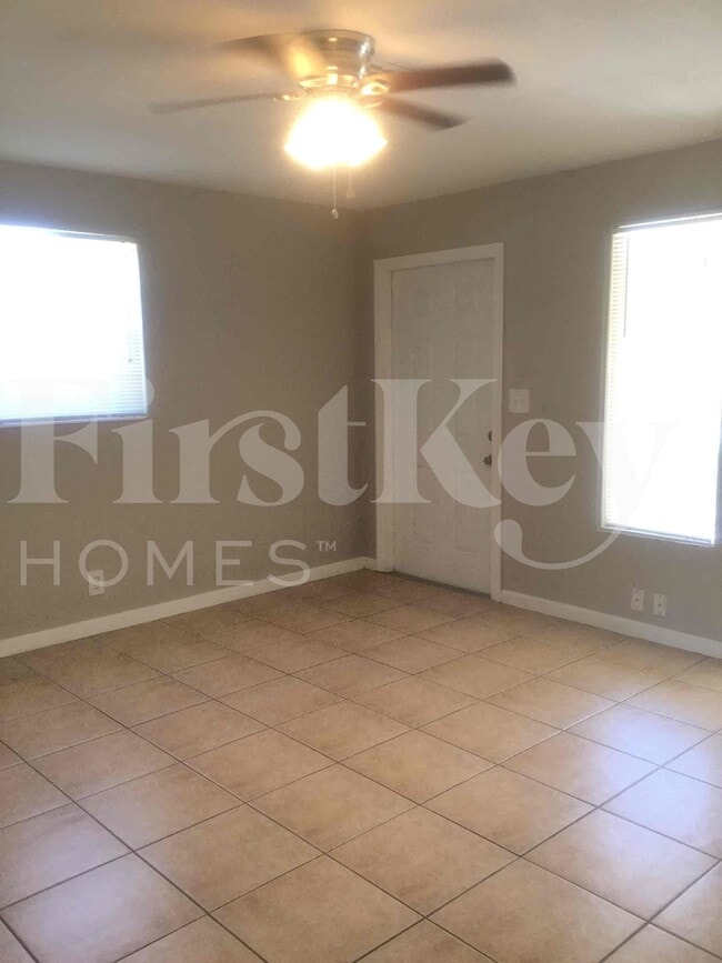 418 SW 15th Ave