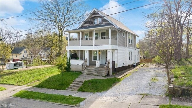 Building Photo - 636 Fern St Rental