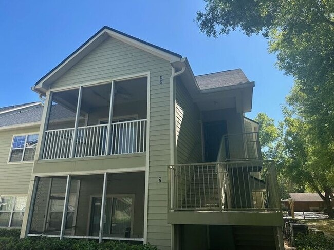 Building Photo - Beautiful 3 bed 3 bath town home