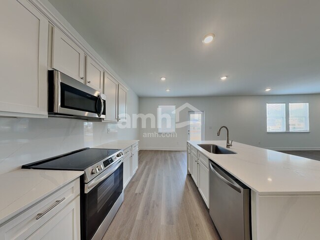 Photo - 425 Hickory Pointe Rd