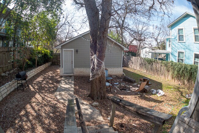 Photo - 311 W 35th St