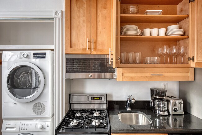 Photo - 221 Mott St Unidad FL3-ID2053