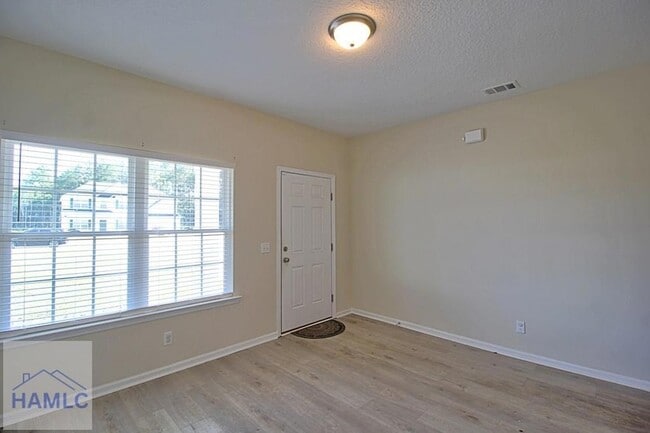 Photo - 260 Whippoorwill Wy NE