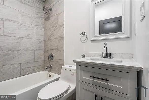 104 W Ontario St Unit 1
