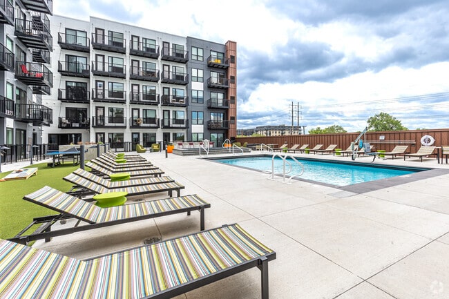Amenity Deck - Outdoor Pool