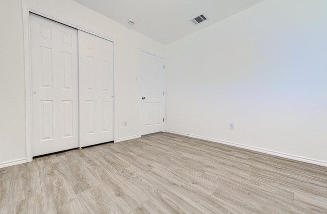 Photo - 205 Mood Lake Dr