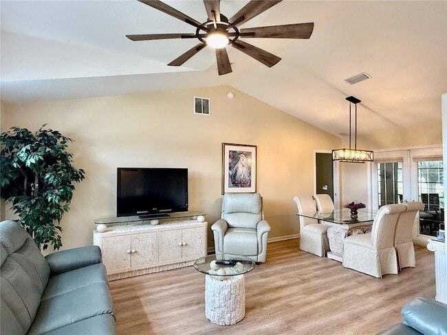 5333 NW 25th Loop