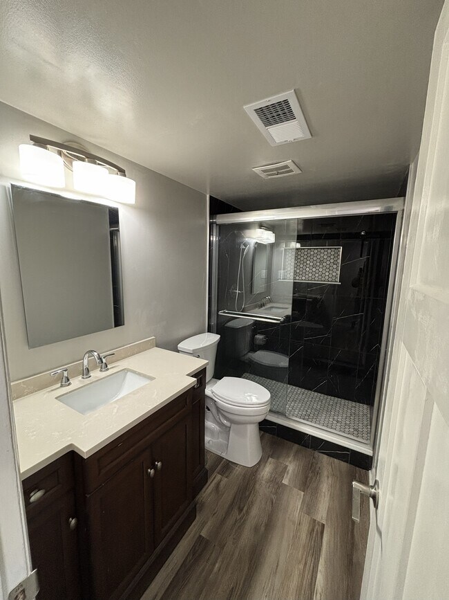 Photo - 307 Elmead Ct Unidad 2009