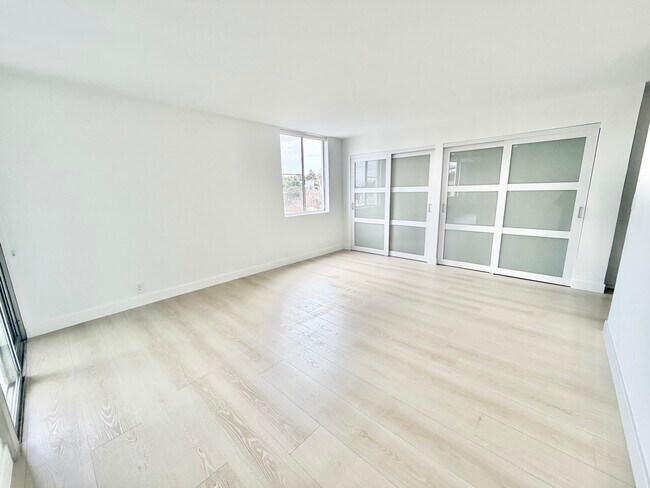 #404 bedroom
