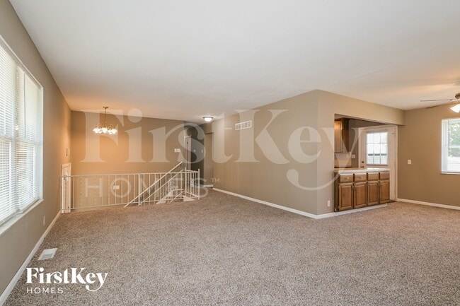Photo - 1785 Trotter Way