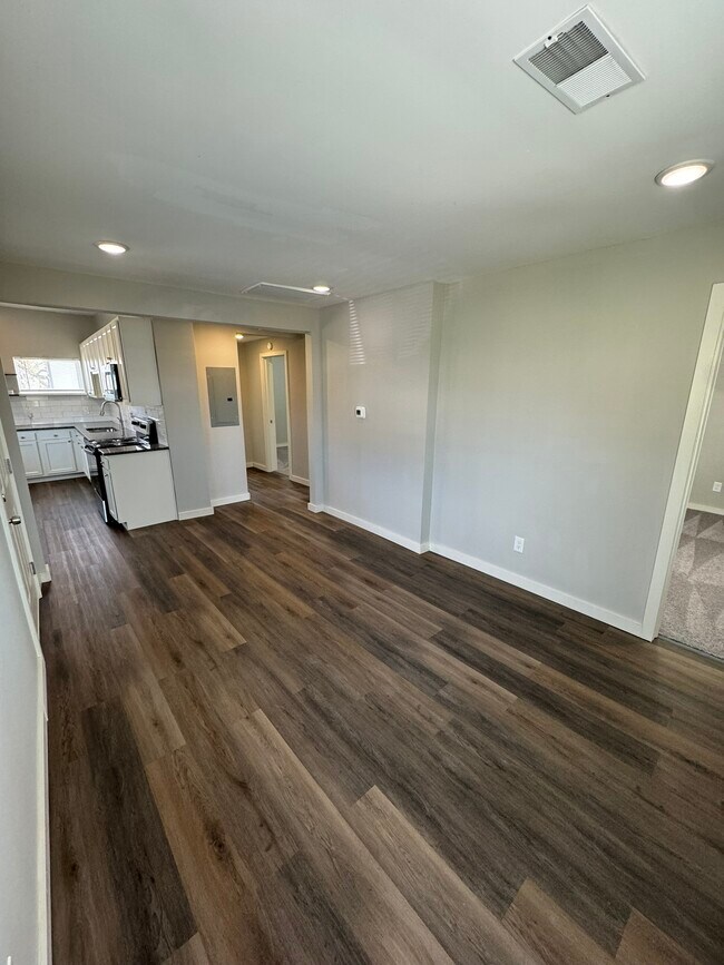 Photo - 1956 S 8th St