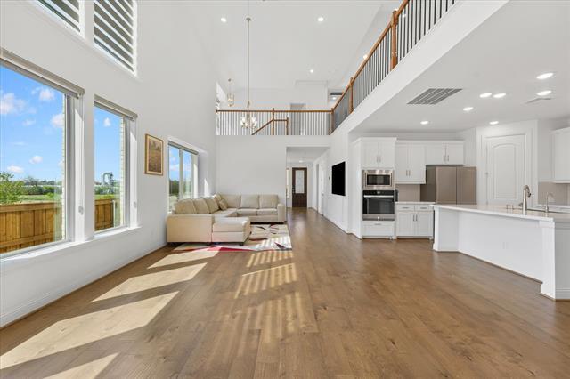 Photo - 1549 Pirene Aly