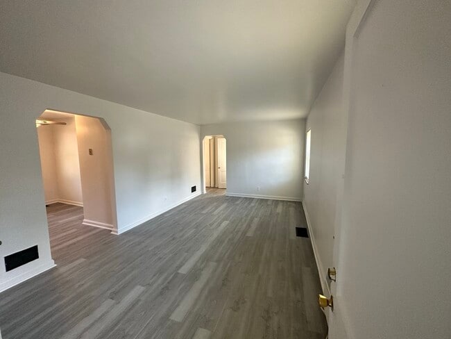 Building Photo - 2631 Bremont Ave Unit 2