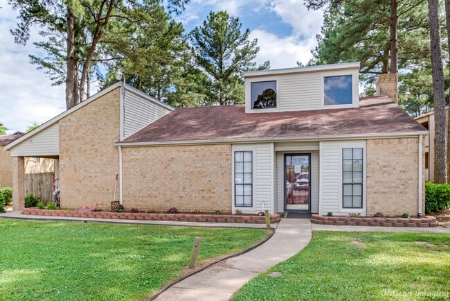 Photo - Country Club Place