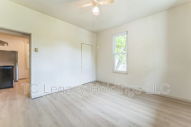 Photo - 907 Floral Ave