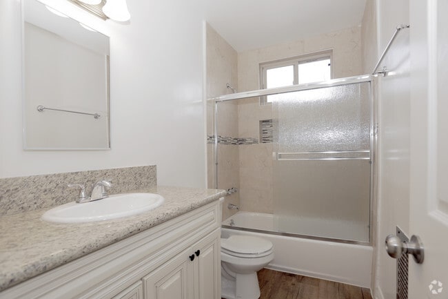 2BR, 2BA - Villas II