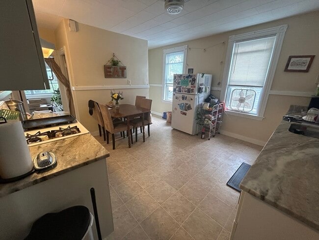 Photo - 17 Usher Rd Unit 3