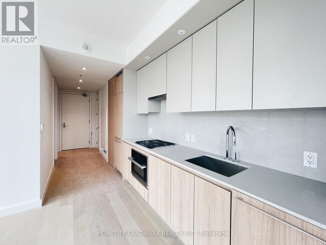 Photo - 81 Wellesley St E Unit 903
