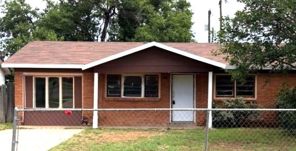 Building Photo - 303 39th St