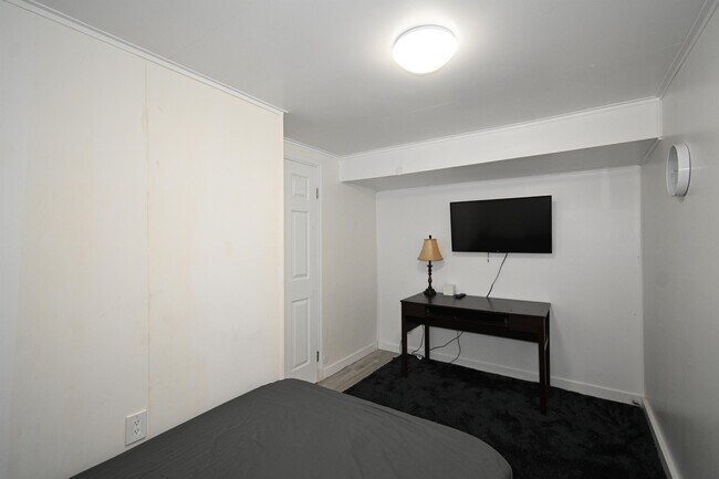 Photo - 236 Nicholson St S
